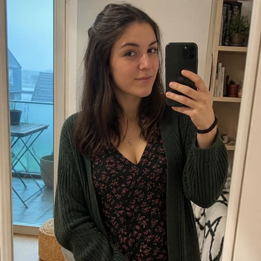 Anika, 24, Aachen