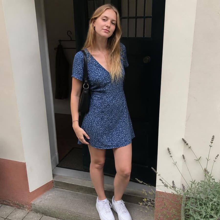 Nicola, 19, Münster