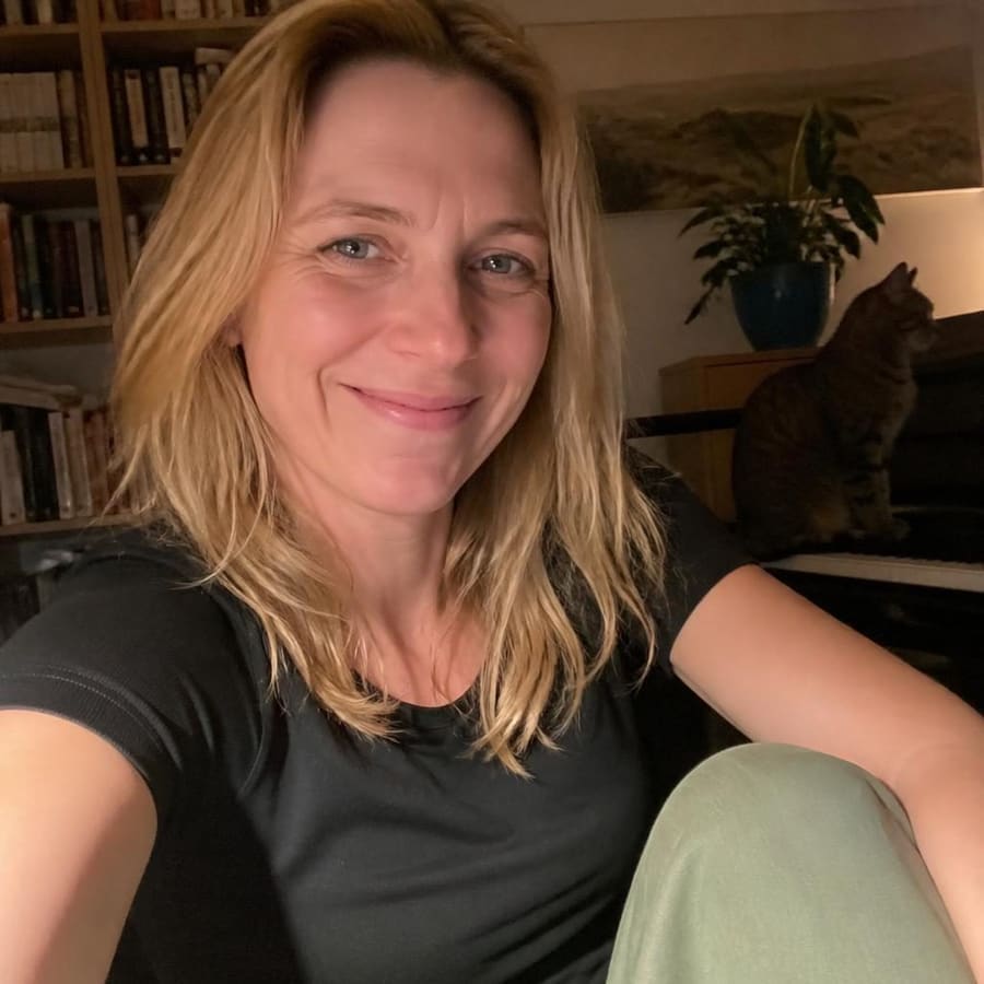 Silva, 40, Hamburg
