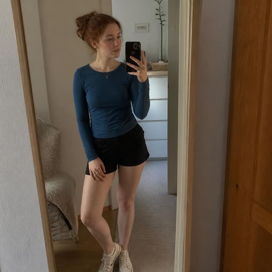 Lony, 23, Haan