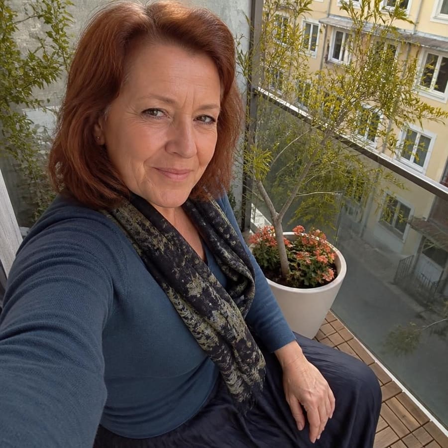 Cali, 64, München