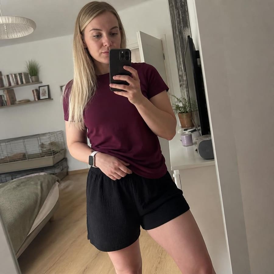 Lana, 27, Moers