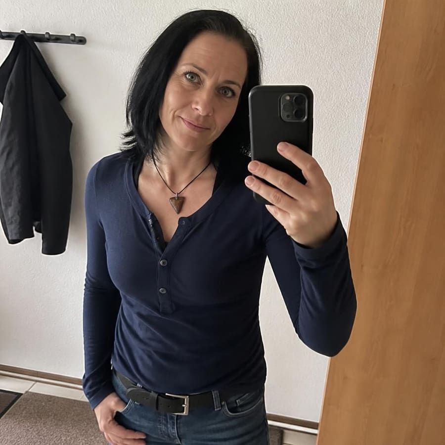 Fernanda, 40, Alsdorf