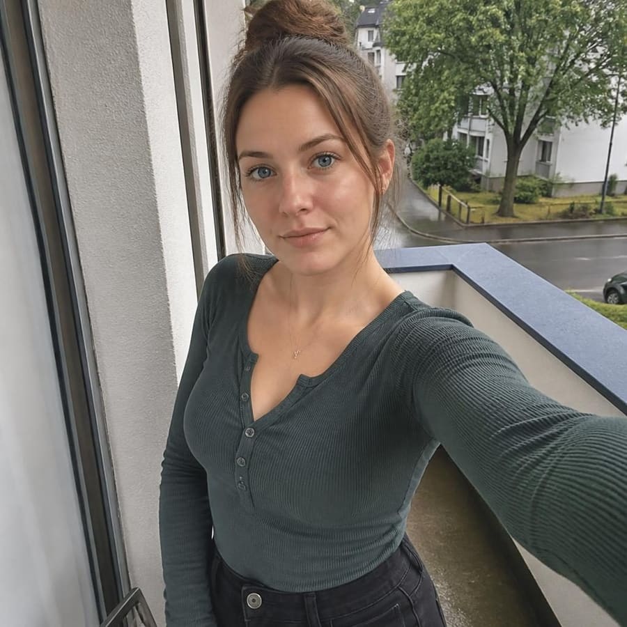 Inessa, 33, Bielefeld