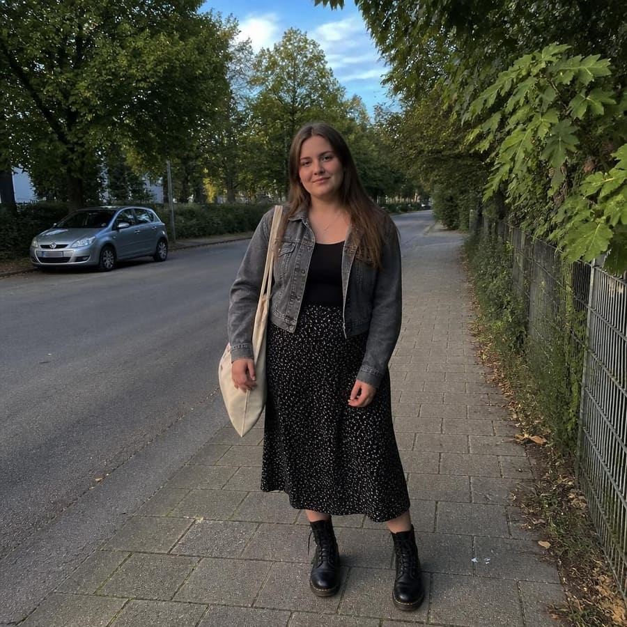 Janina, 18, Duisburg