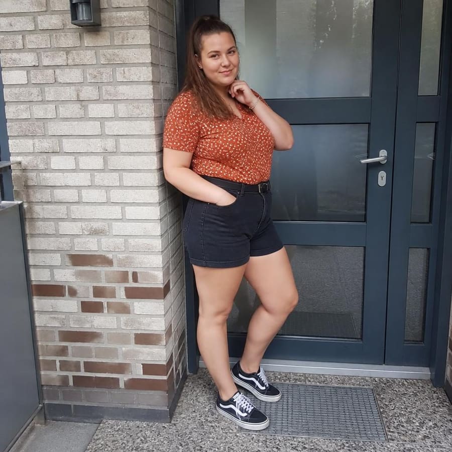 Bastienne, 18, Krefeld