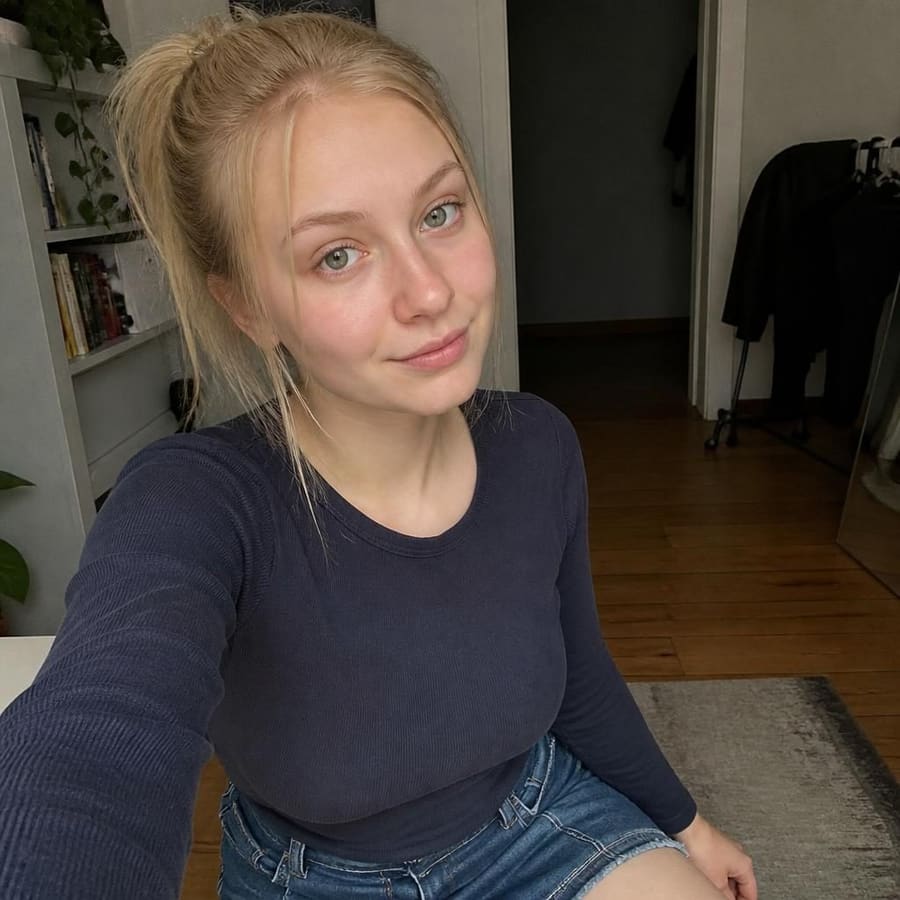 Bella, 20, Potsdam