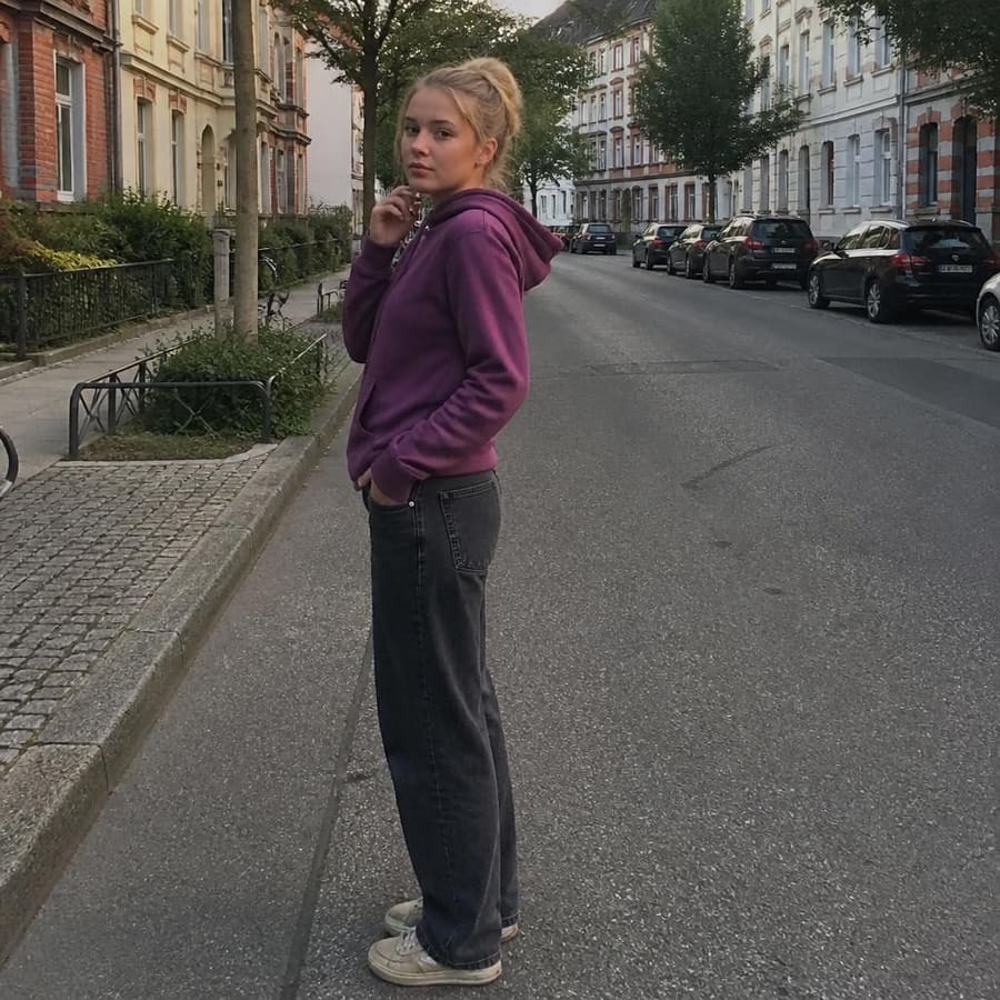 Inge, 18, Braunschweig