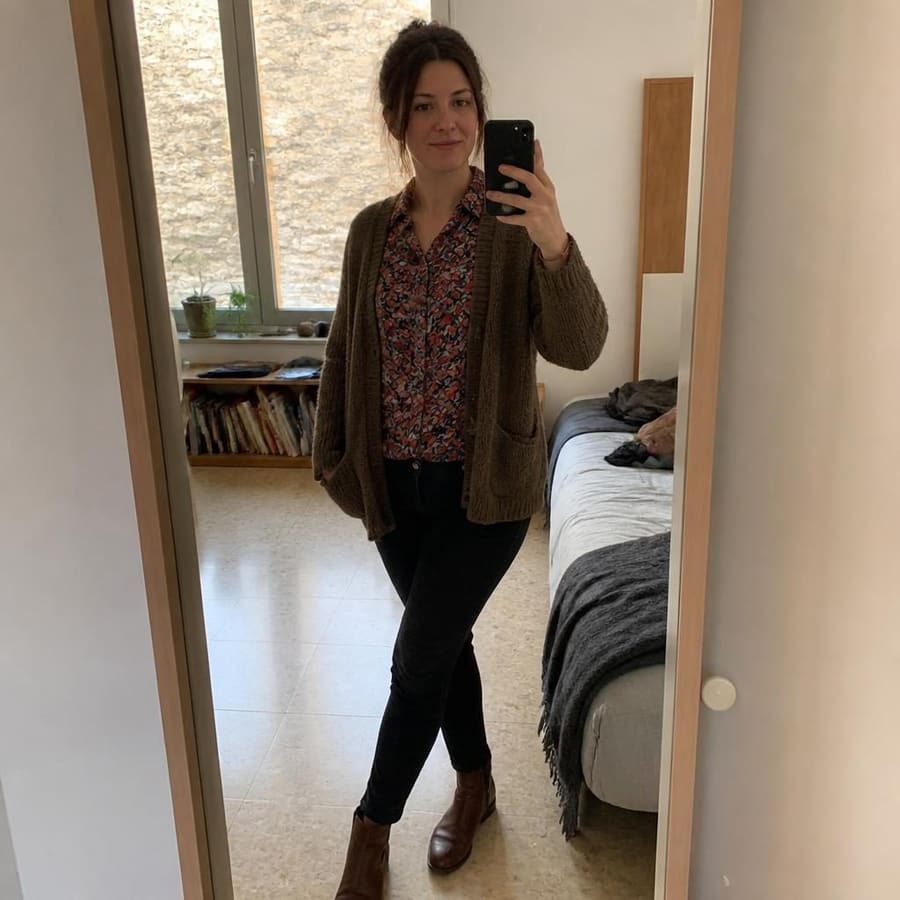 Özel, 32, Bonn