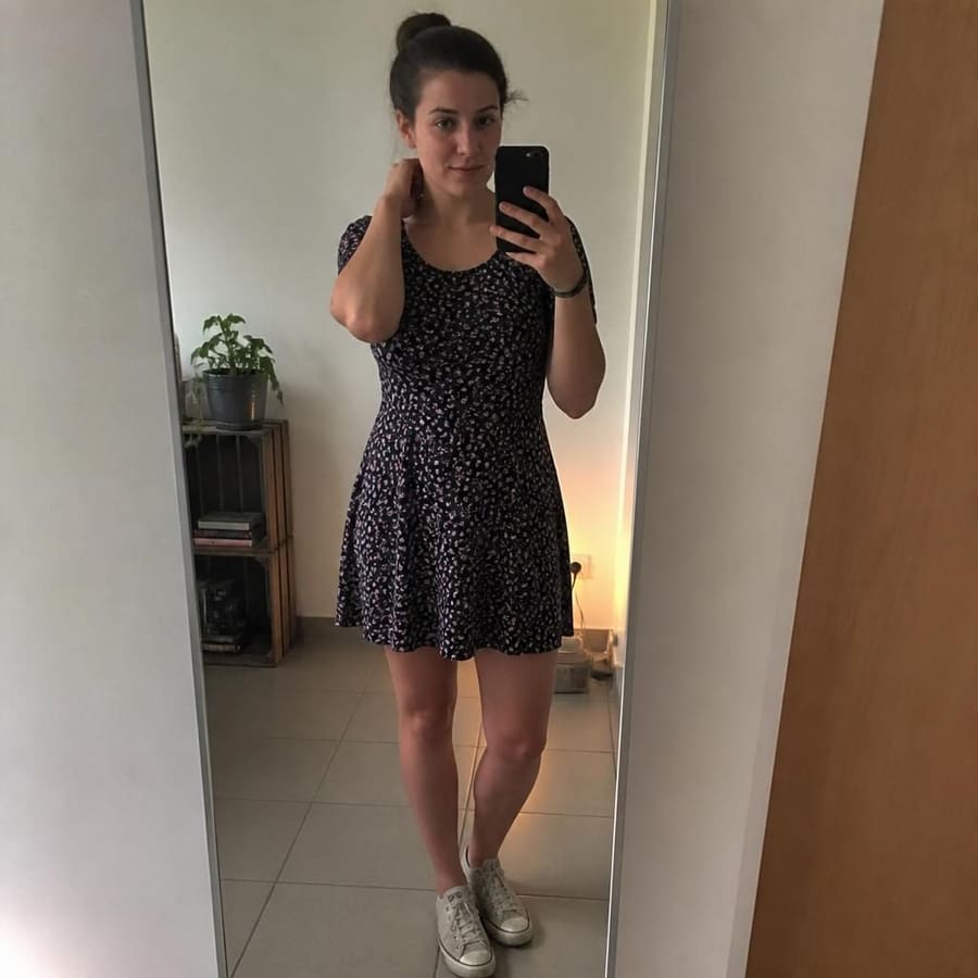 Nadine, 25, Krefeld